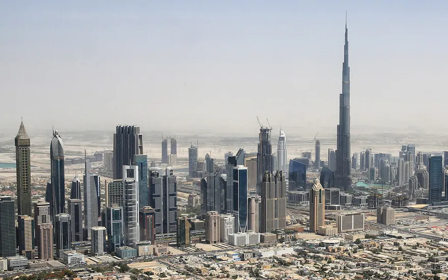 Dubai skyline 2015 (crop)